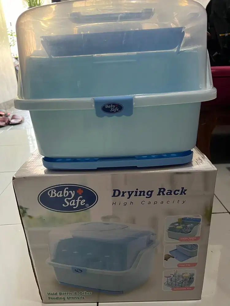 Tempat menyimpan botol susu