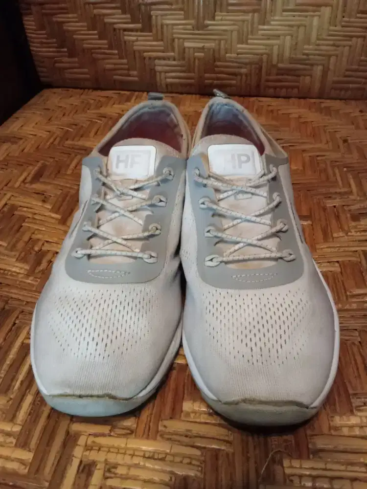 Sepatu Sneaker Hush Puppies Made In China Original