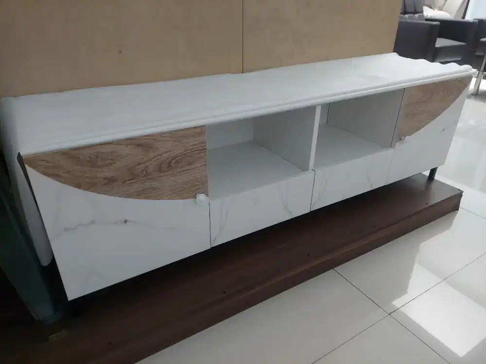 Buffet/Rak TV bahan metal Hokky Malkot