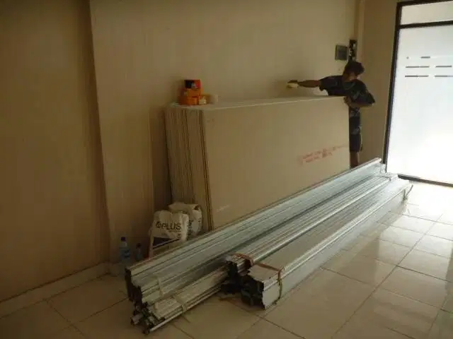 Furniture dekorasi matrial bangunan penyekat ruangan partisi gypsum bu