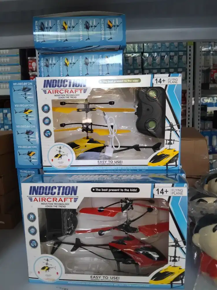 Mainan Helikopter Terbang Sensor