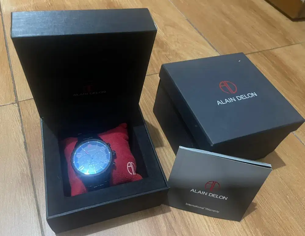 Dijual cepat Jam Tangan Chronograph Alain Delon