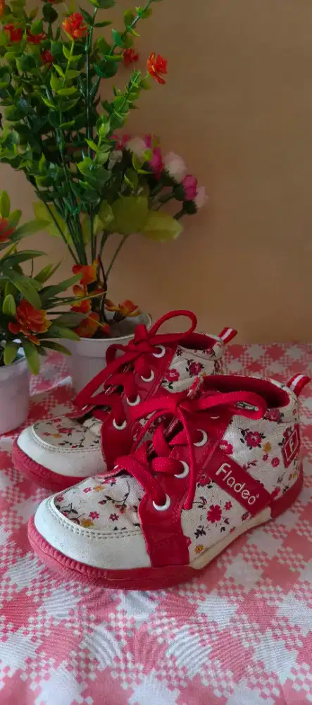 Sepatu anak fladeo
