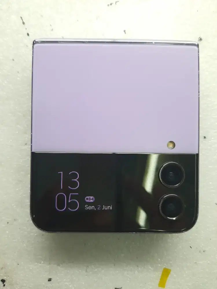Service Samsung z flip4 Layar tiba2 mati di buka mati