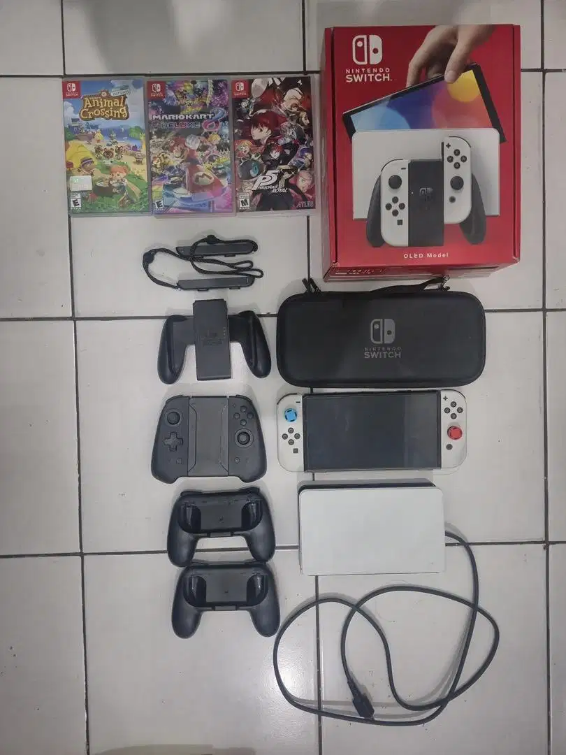 Nintendo Switch OLED OFW + 3 Kaset COD ONLY