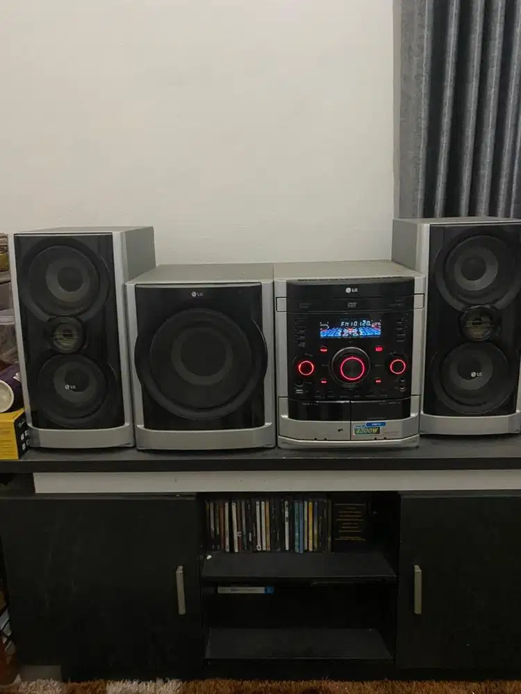 DI JUAL SATU SET DVD AUDIO VIDEO