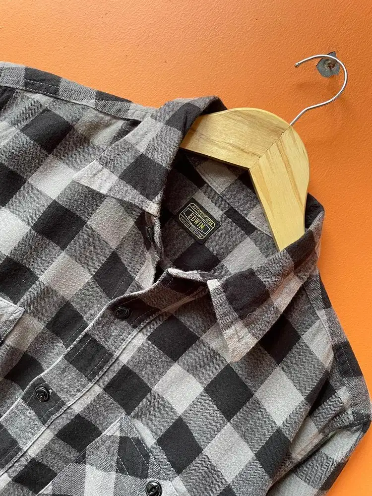 Kemeja Edwin Black and Gray