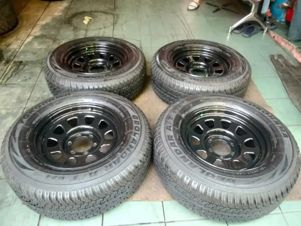 Velg daytona r17 pcd 6x139 + Ban Yokohama 265/65r17