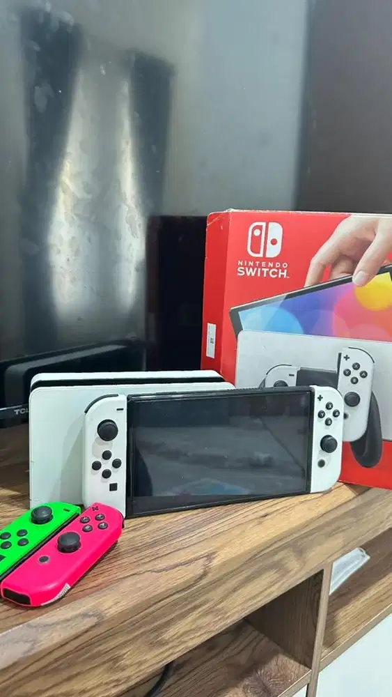 Dijual Nintendo Switch OLED + 2 joycon tambahan