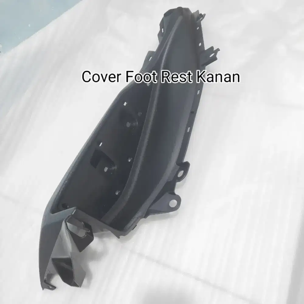 Cover Bordes Board Footrest Kanan XMax Old