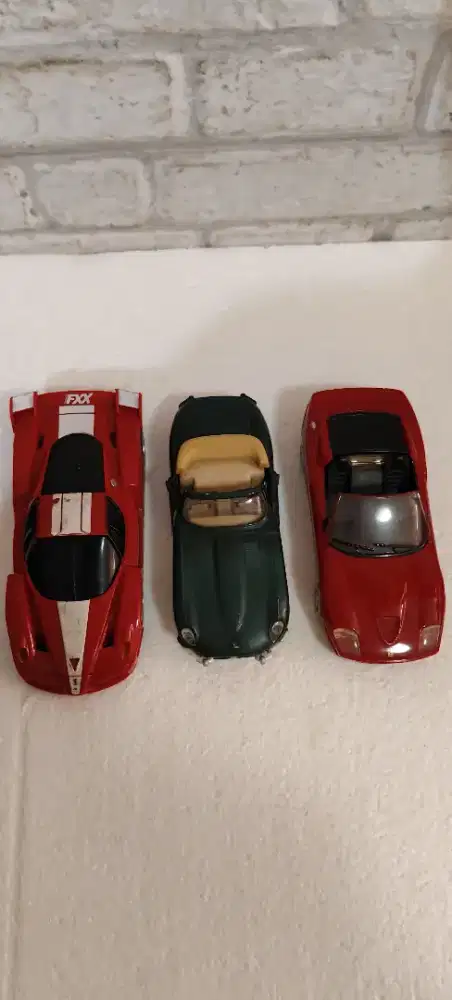 Diecast Shell Ferrari Super America, FXX & Maisto Jaguar 1/38 second