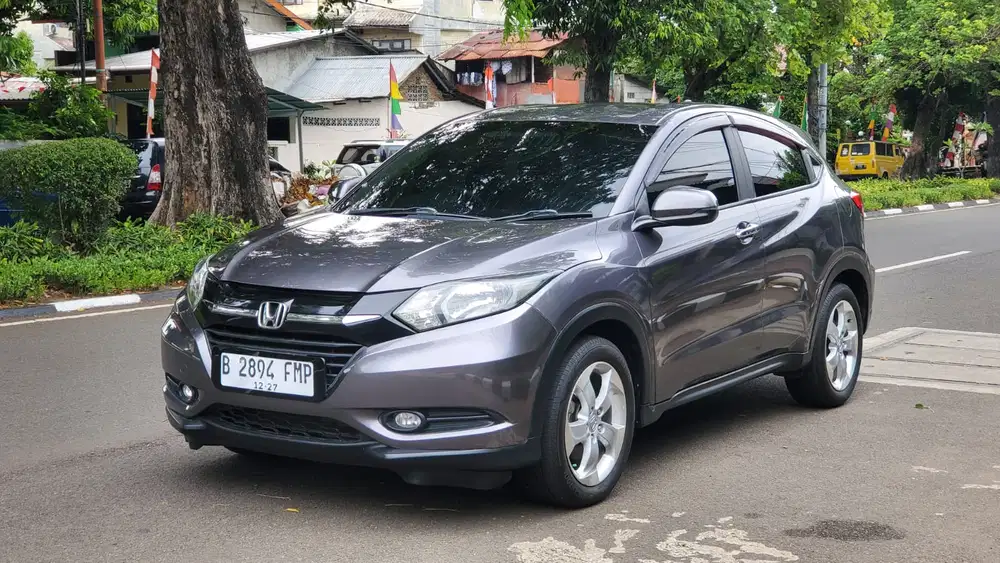 LIKE NEW  ! Honda HR-V E CVT 2017 2018