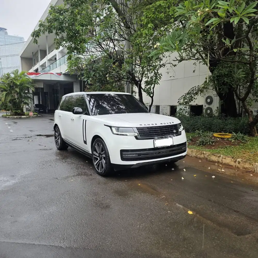 Range Rover Vogue Autobiography LWB 2023 PHEV ATPM White On Brown