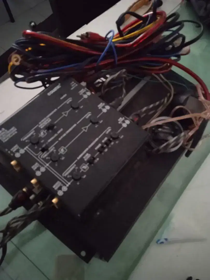 Amplifier skeleton dan subwoofer 12 in