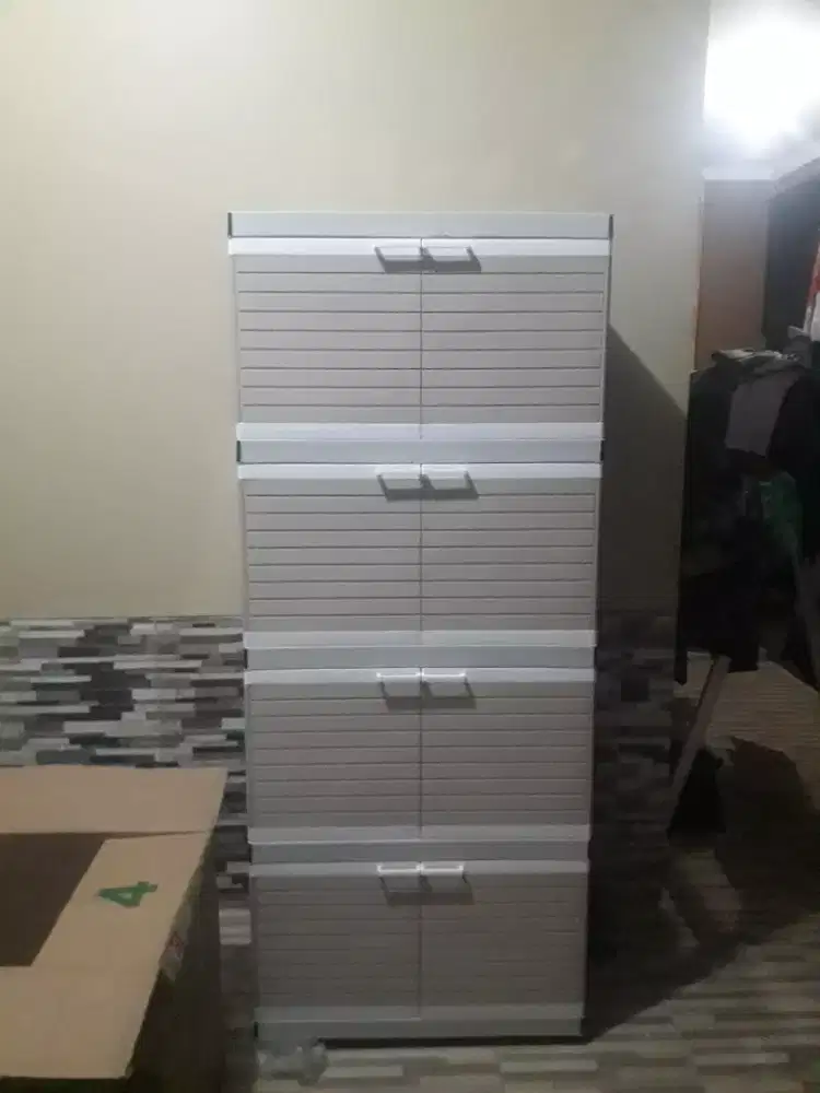 Lemari plastik top
