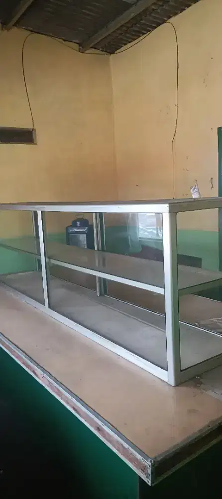 Etalase warteg  masih bagus