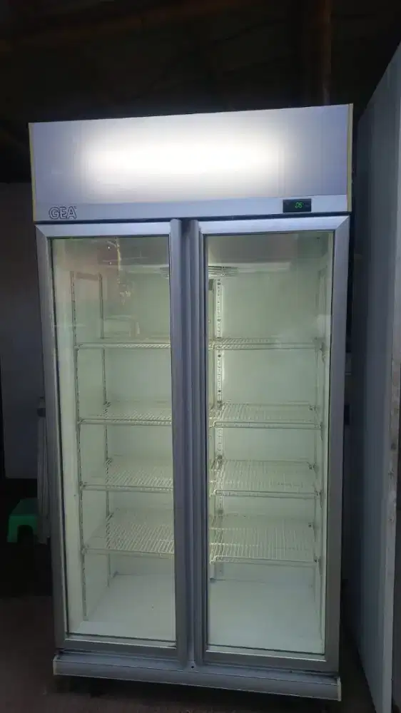 Jual pendingin minuman showcase 2 pintu mrk GEA AB 600 L