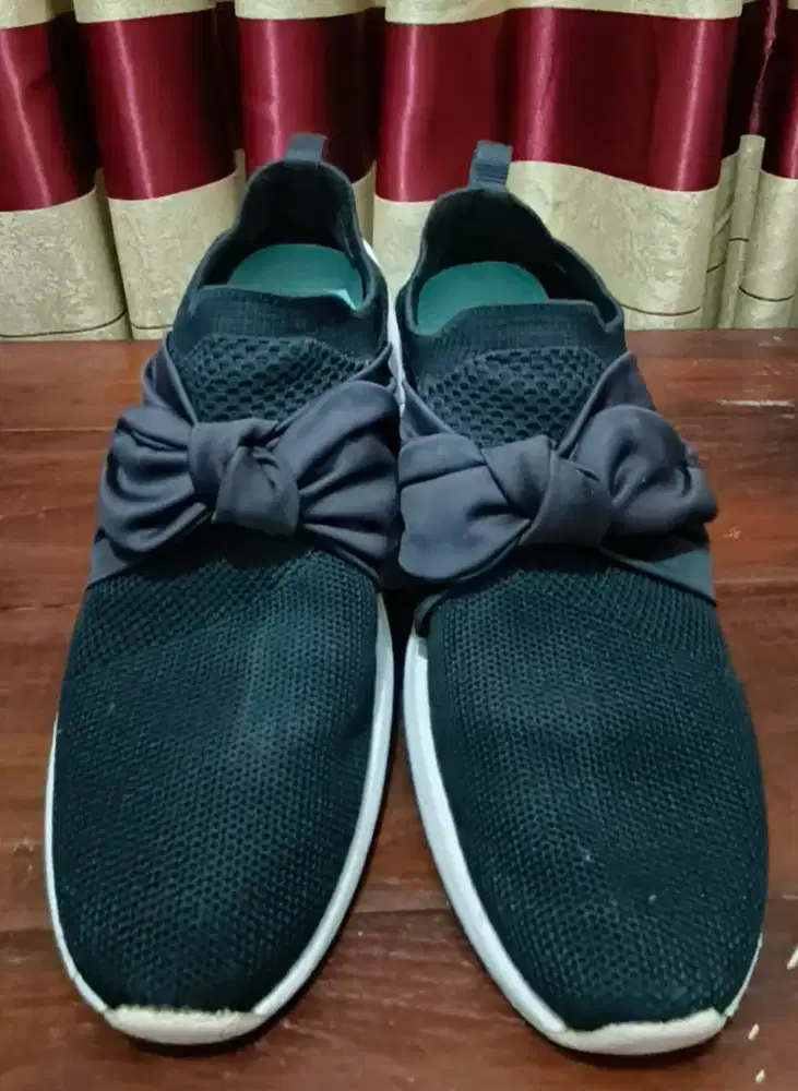 Sepatu anak perempuan skechers second