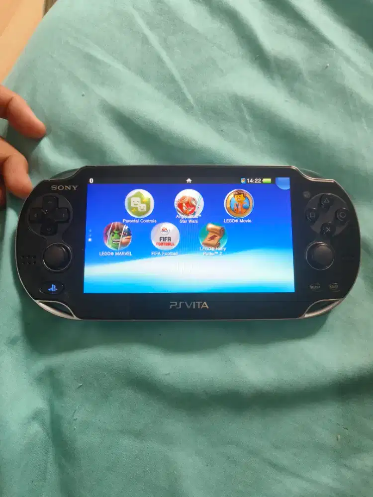 PS Vita fat seri 1000 ofw free kaset dan memory Vita ORI 8 gb