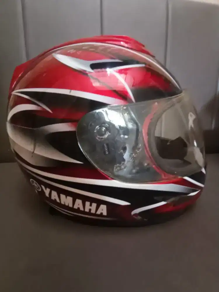 Helm yamaha ori. Masih bagus..