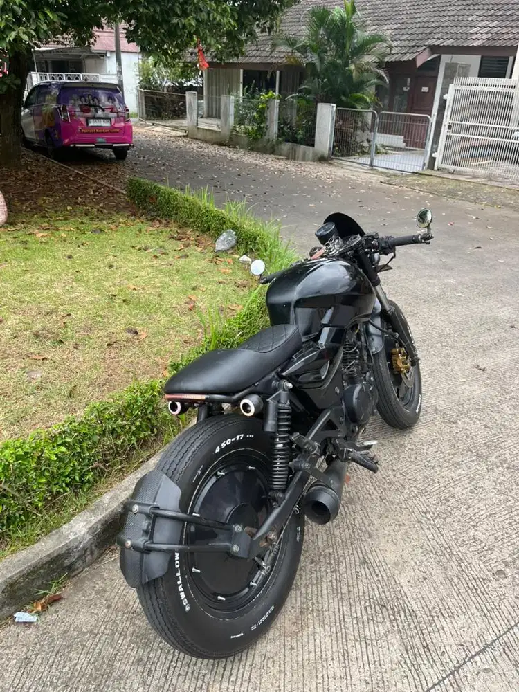 Bobber Bratcafe Cafe racer Chopper Moge Vespa Motor Custom Bajaj Pulsa