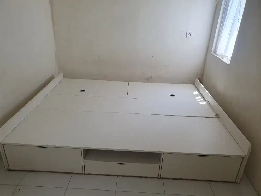 Dijual cepat tempat tidur ukuran 160x200cm