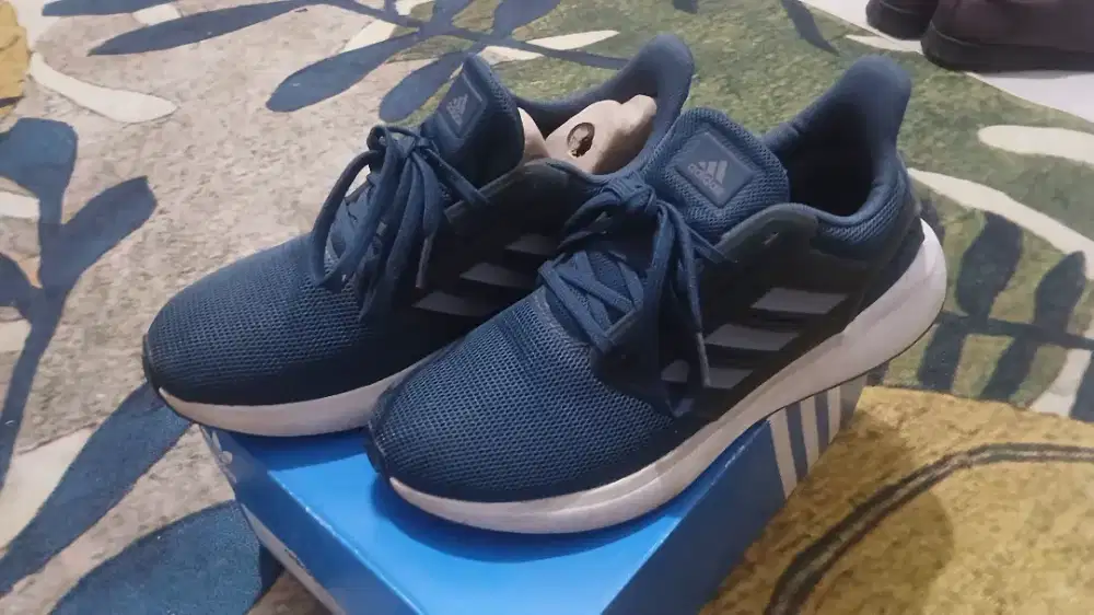 Sepatu koleksi pribadi masih bagus. Orii9inal