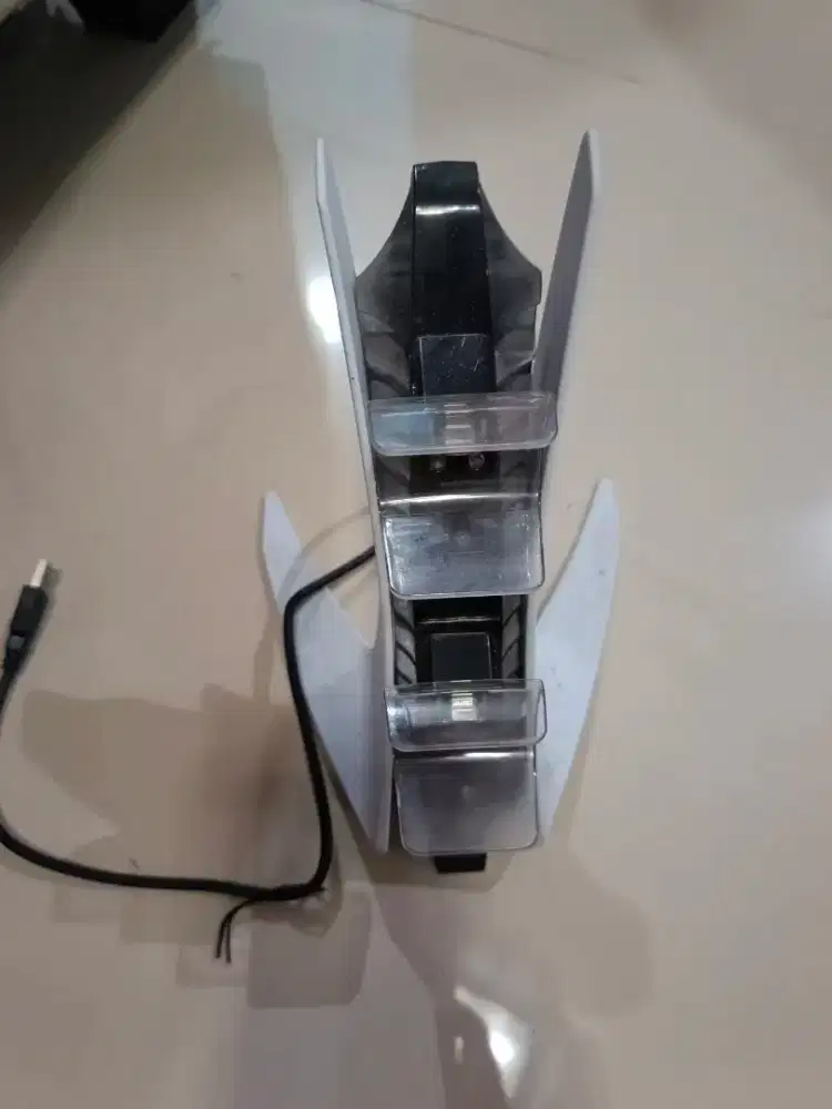 Jual aksesoris charge stik PS 5,dobe charge dock stik ps5