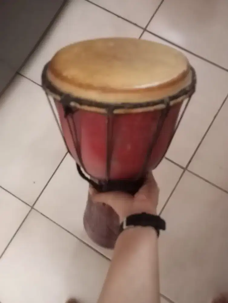 Djimbe gendang kulit tradisional