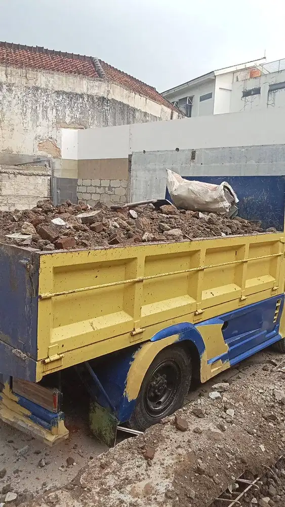 Jasa buang puing bangunan, barangkal/ brangkal bongkaran