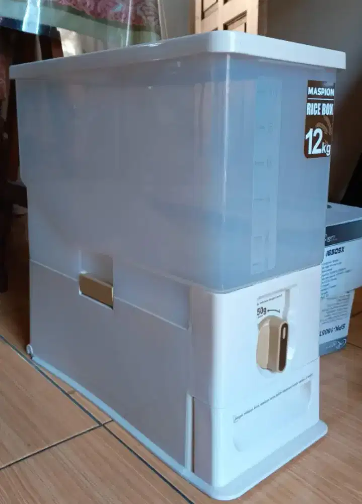 Tempat beras maspion - tempat roti - tudung makanan tingkat.