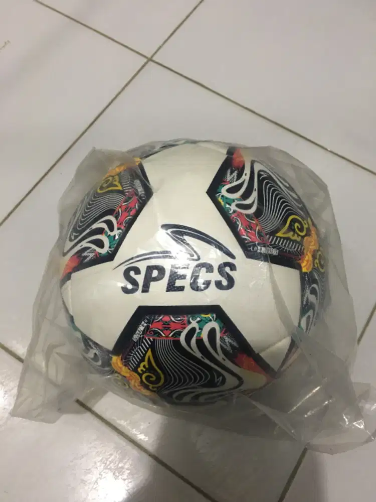 DIJUAL BOLA KAKI SPECS 2 BOLA ( BARU )
