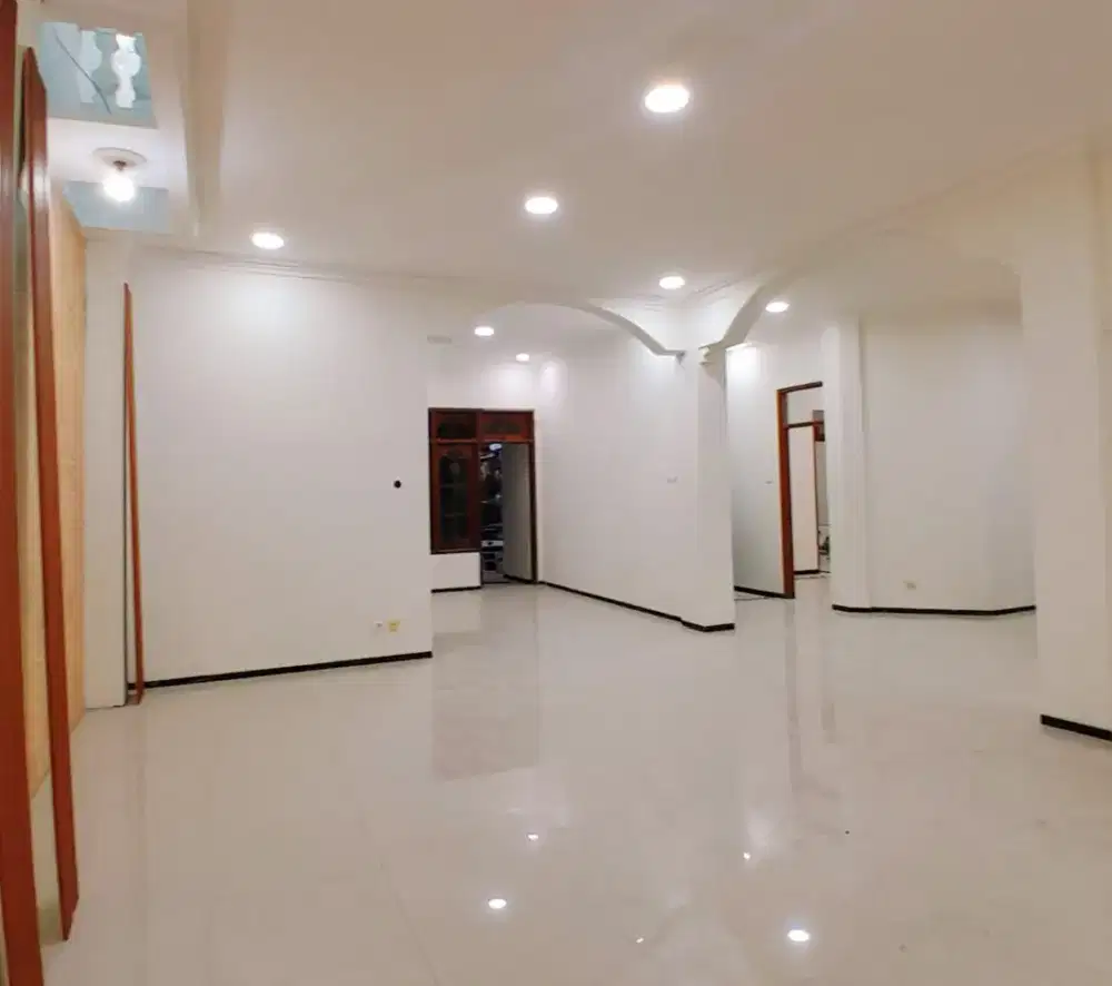 Murah dijual di bawah NJOP rumah mewah banyumanik dutabukitmas