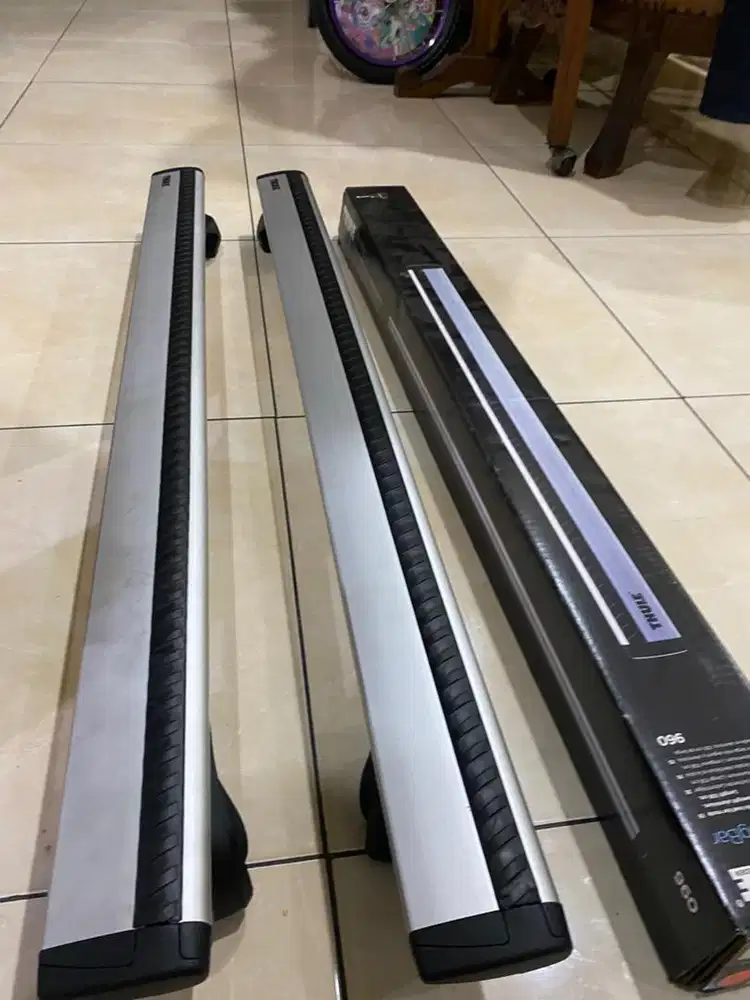 Crosbar Thule 906 for ignis,Fortuner VNT,Pajero OLd,Xenia Old