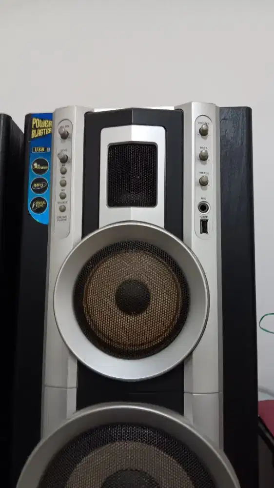 Speaker aktif Polytron