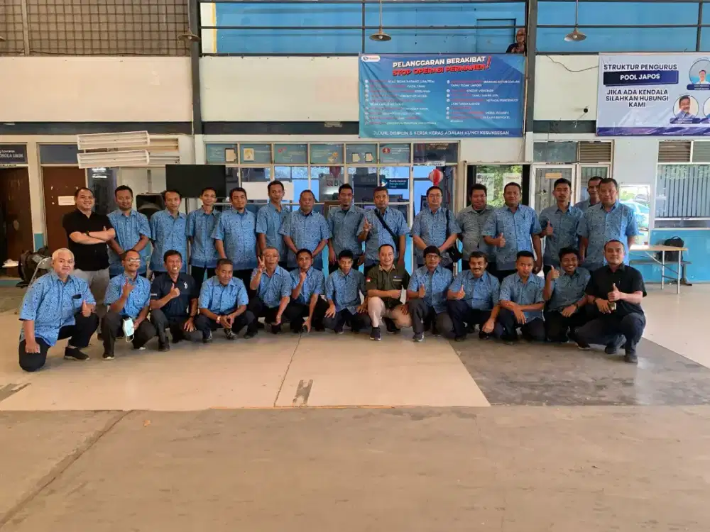 Driver perusahaan jasa transportasi