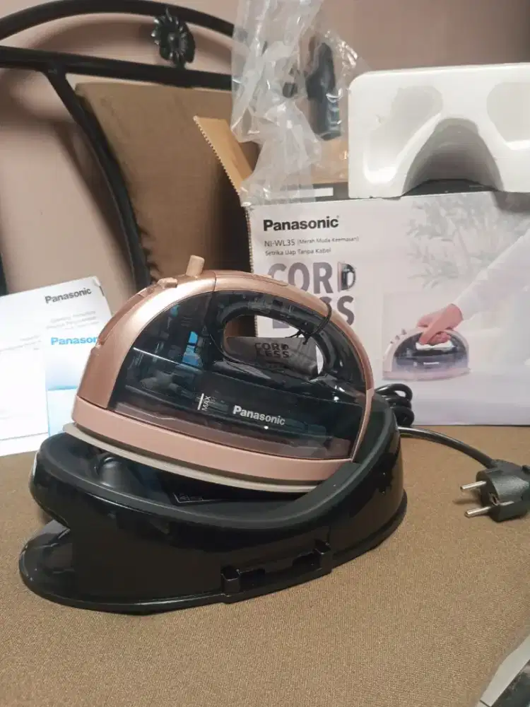 SETERIKA UAP CORDLESS (TANPA KABEL)
 merk Panasonic