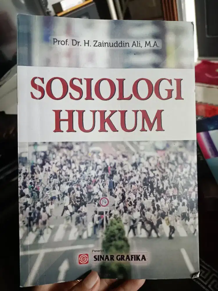 Buku hukum Sosiologi Hukum Zainuddin Ali