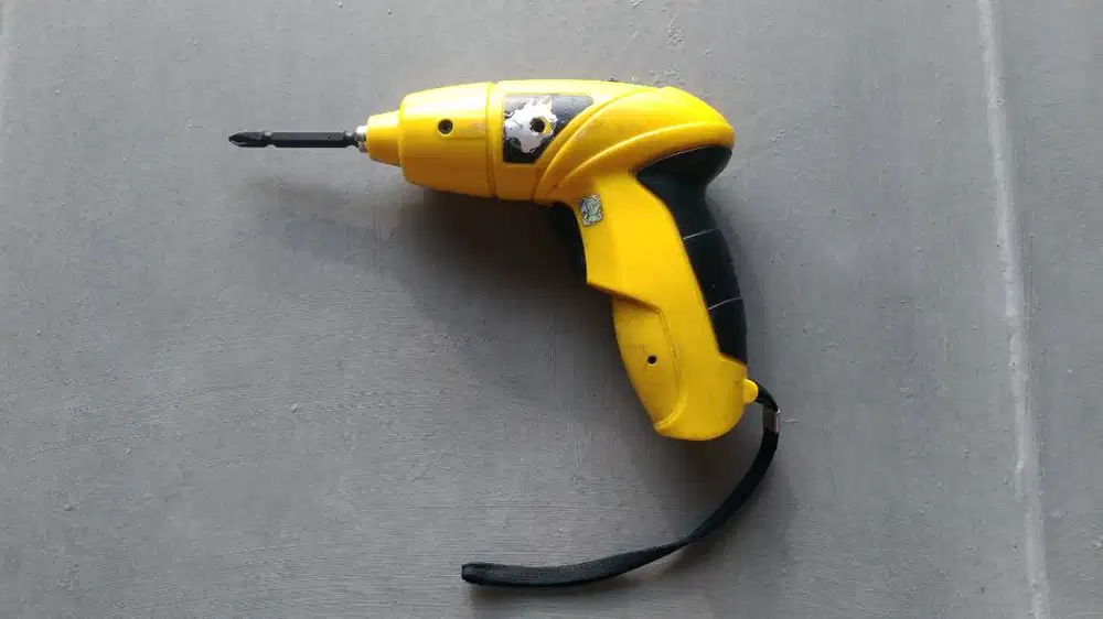 Obeng Elektrik Cordless Screwdriver McCulloch