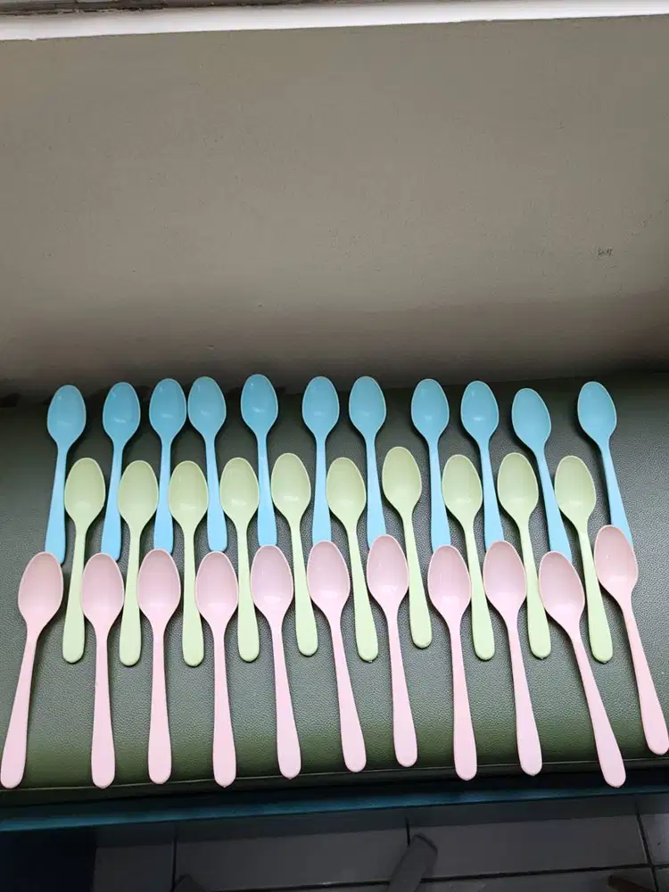 Sendok Plastik Warna Warni 32pcs