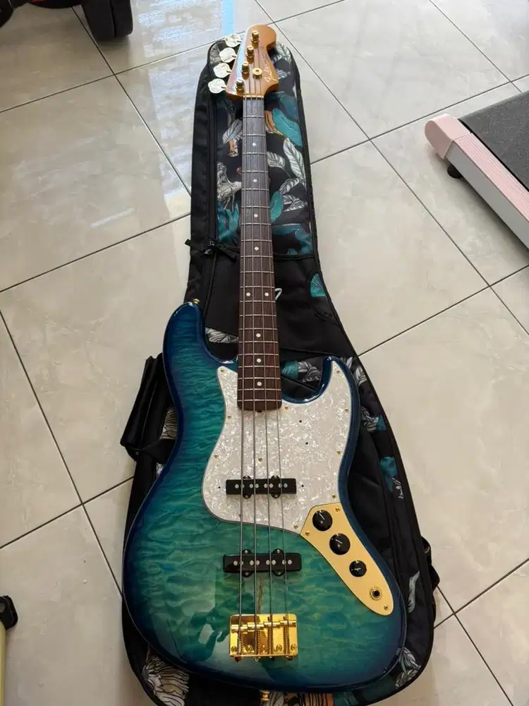 Fender Jazz Bass Japan 60 Classic Quilted Maple