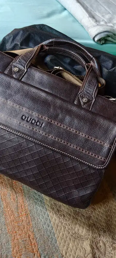 Tad coklat kulit gucci