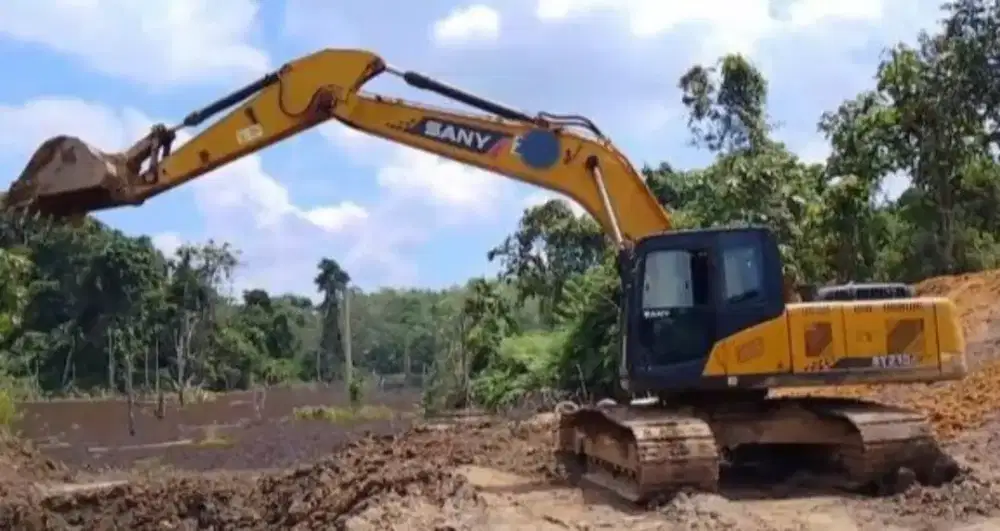 Exca SANY SY215c 2022 HM6000an 
di Tenggarong