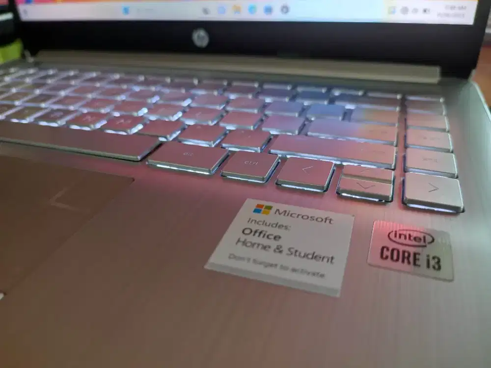 Hp 14s core i3 gen 10 2,1ghz ram 8gb ssd 256gb kibot nyala