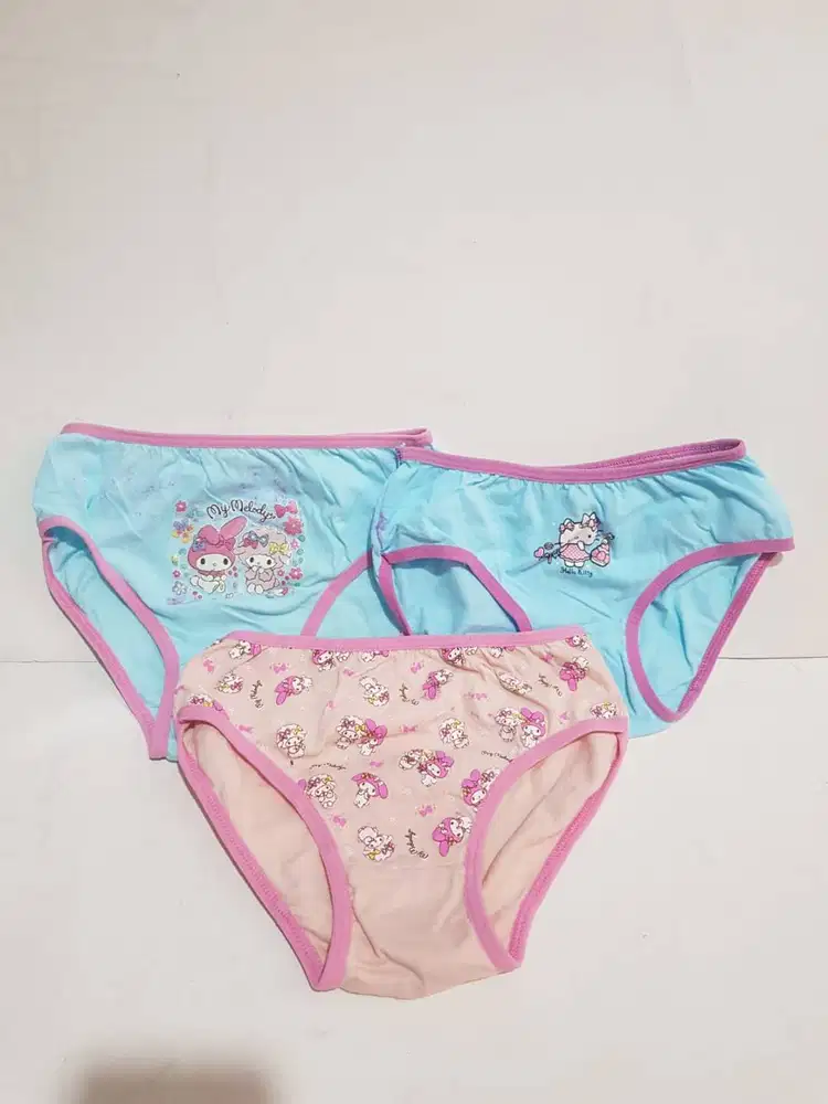 celana dalam anak sanrio dan hush puppies