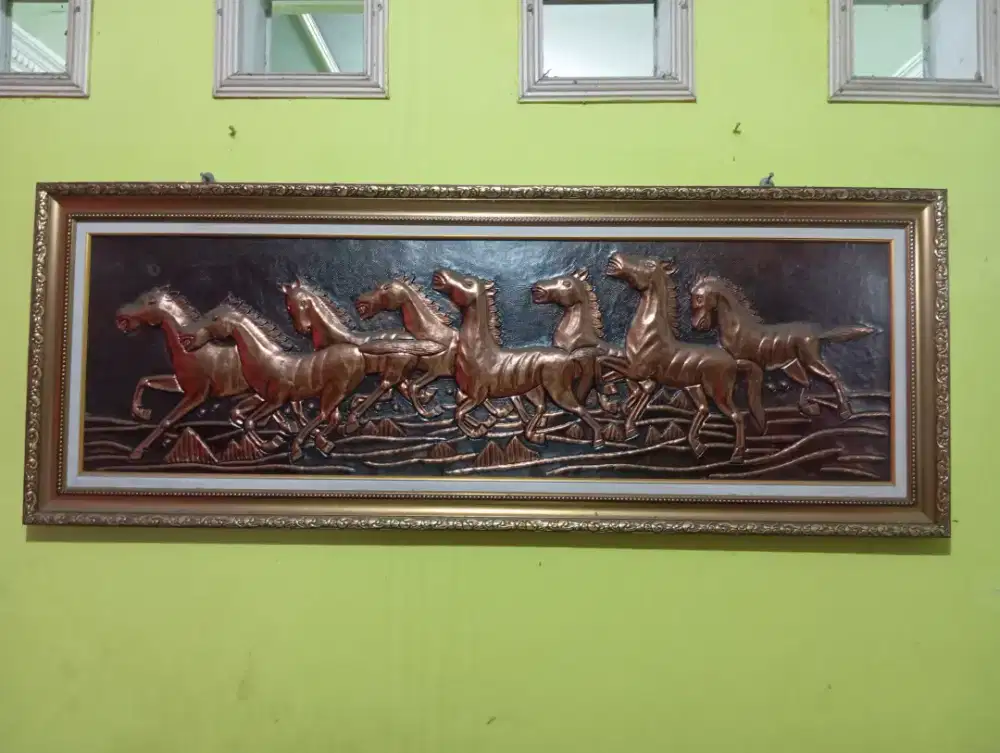 Hiasan dinding 8 kuda terbuat dari tembaga