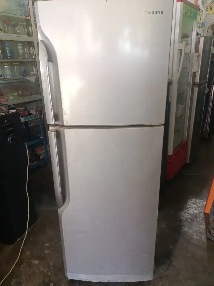 Jual kulkas Samsung 2 pintu jumbo, normal dan garansi satu bulan