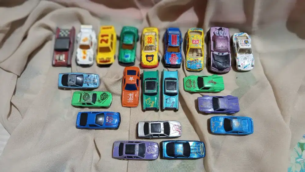 Diborongkan 21bh mobil2an anak.