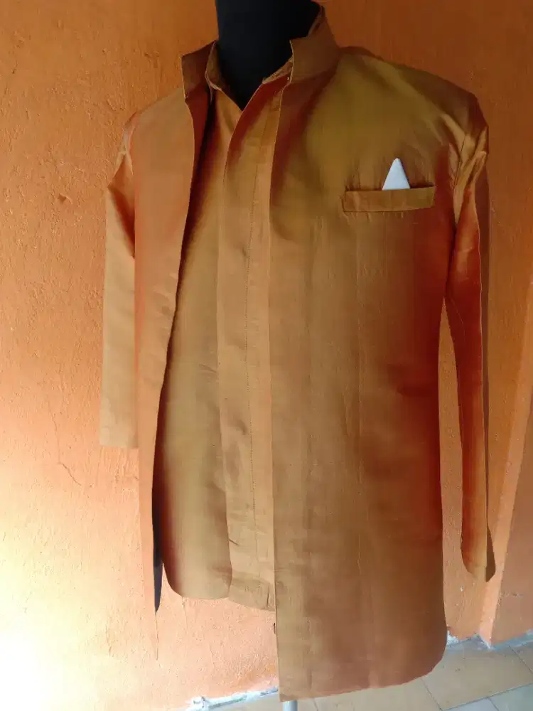 Jas Pria Mewah bahan sutra warna golden