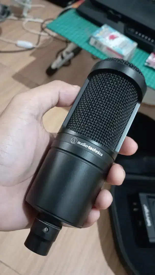 Audio-technica AT2020, Behringer UM2, Stand Mic